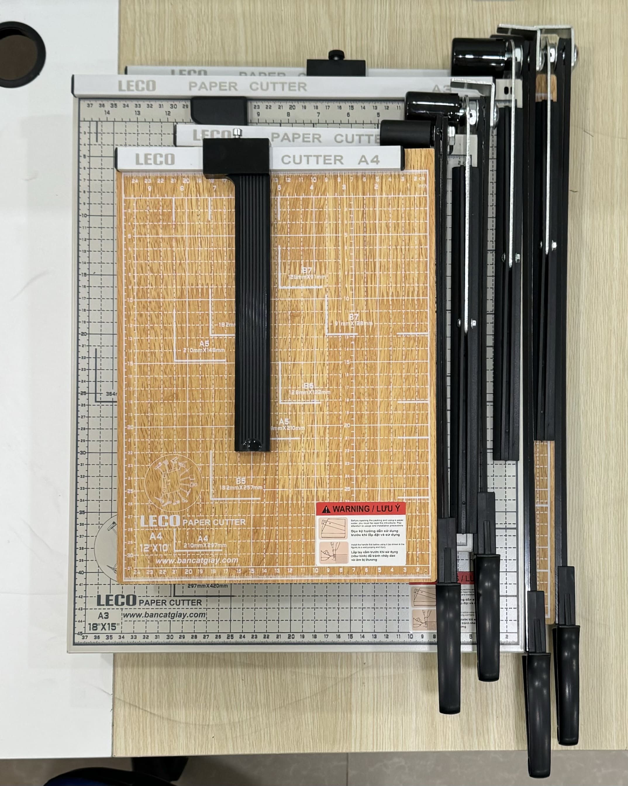 Bàn Cắt Giấy – Giải pháp cắt giấy nhanh chóng, chính xác!